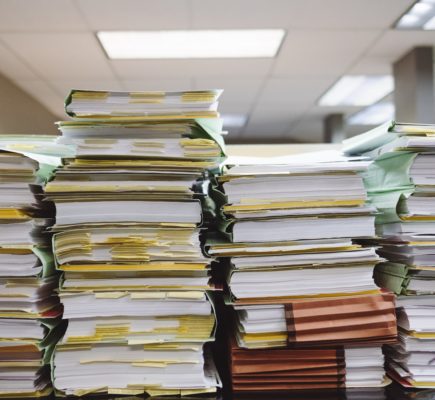 Vea cómo Access le puede ayudar a cumplir con la legislación de administración de documentos en América Latina